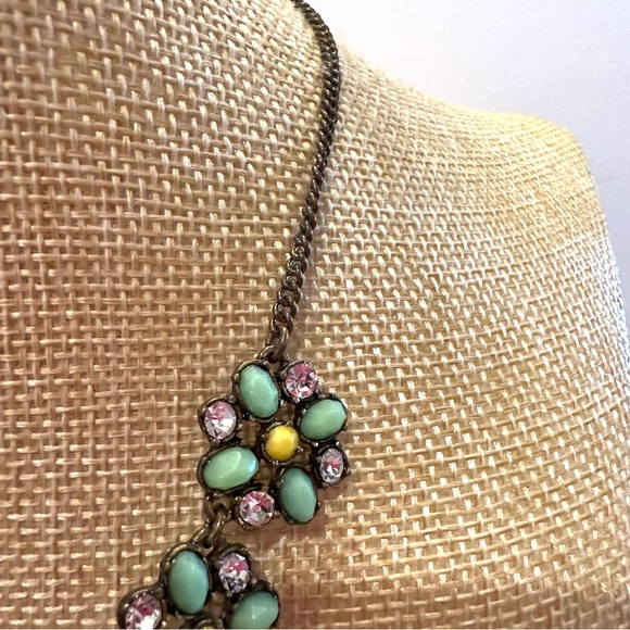 Jade & Jasper Statement Necklace- antique gold w/ flowers green, yellow & clear - Picture 6 of 12